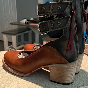 Size 10 brand new freebird shoes brown